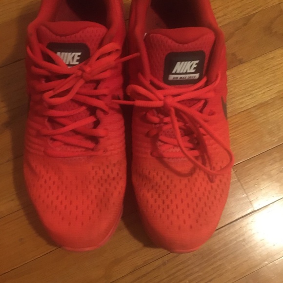 Nike Air Max 2017 Bright Crimson Red Size 11 Athletic Running Track - Picture 3 of 7
